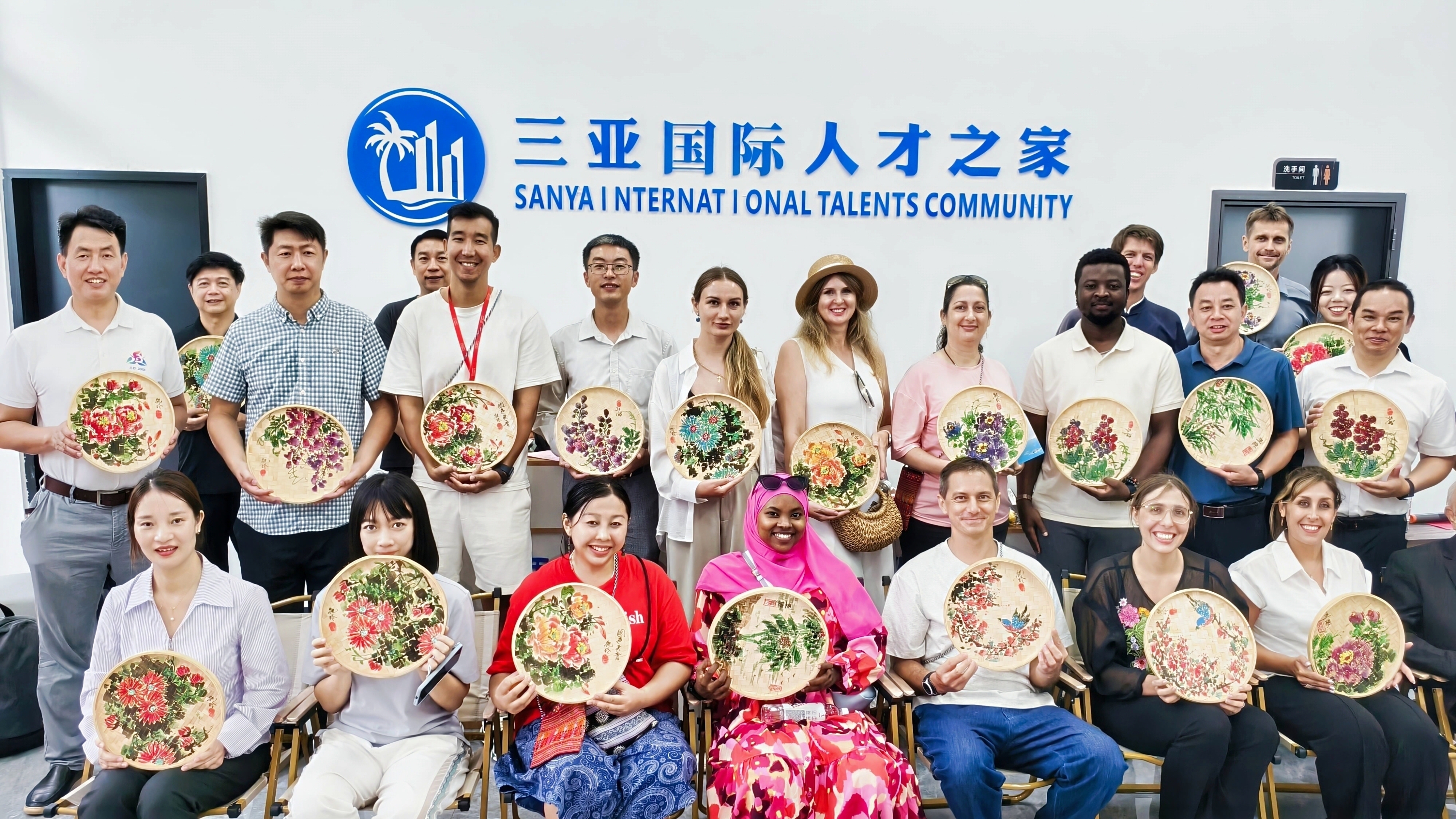 Launching ceremony of the Sanya Foreign Experts Book House and Poetry Sharing Event