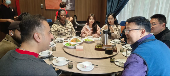 海口国际人才之家开启第六期外籍人才创业孵化主播实战班首课