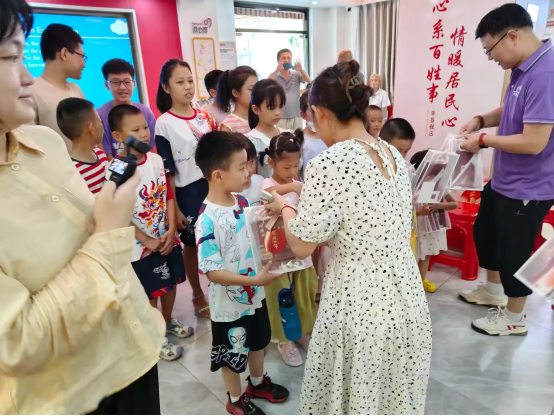人才助力社区服务获赞誉 海口市龙华区“闪耀之星”英语公益行圆满落幕