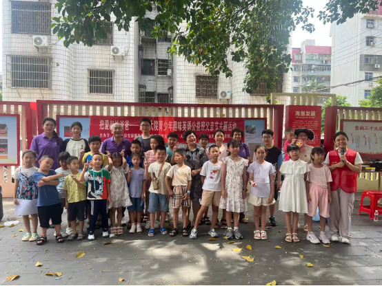 海口市举办“闪耀之星”英语公益行父亲节特别活动