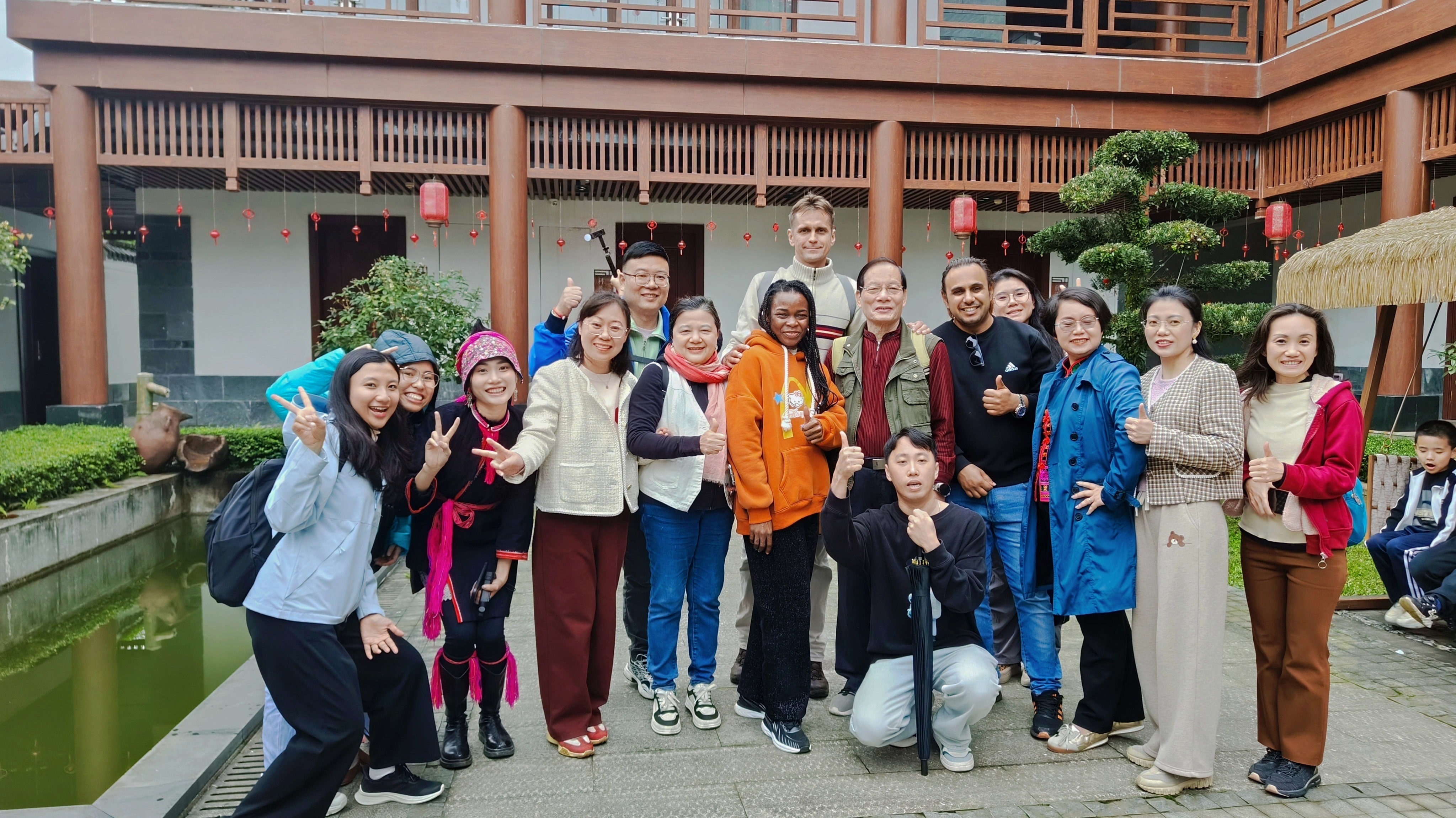 “才遇琼中•共绘新章″—国际人才“三八”妇女节交流活动