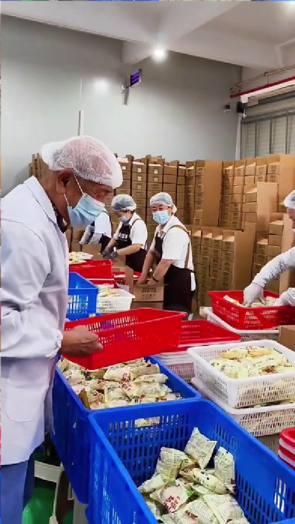 Professor Fu Check Woo from Singapore Explores Aizi Pastry Industry in Jingmen, Hube
