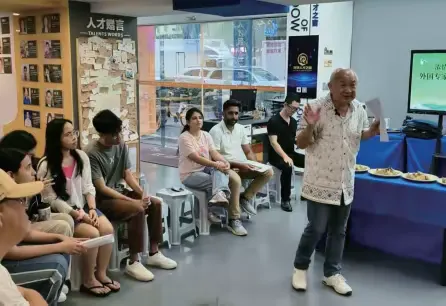 外国专家书屋举办端午节主题读书活动