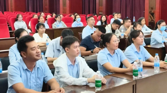 引智东方·国际人才赋能政务服务提效能——东方市政务涉外英语口语培训顺利举办